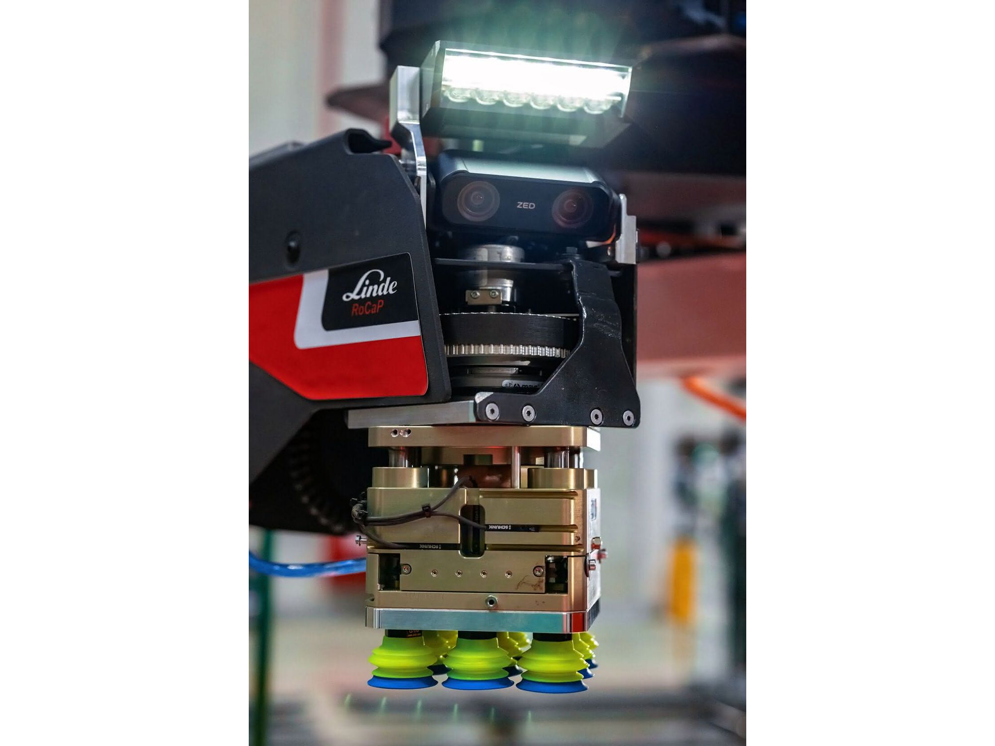 Flurförderzeuge: Automatisches Kommissionieren per Robotik-Fahrzeug