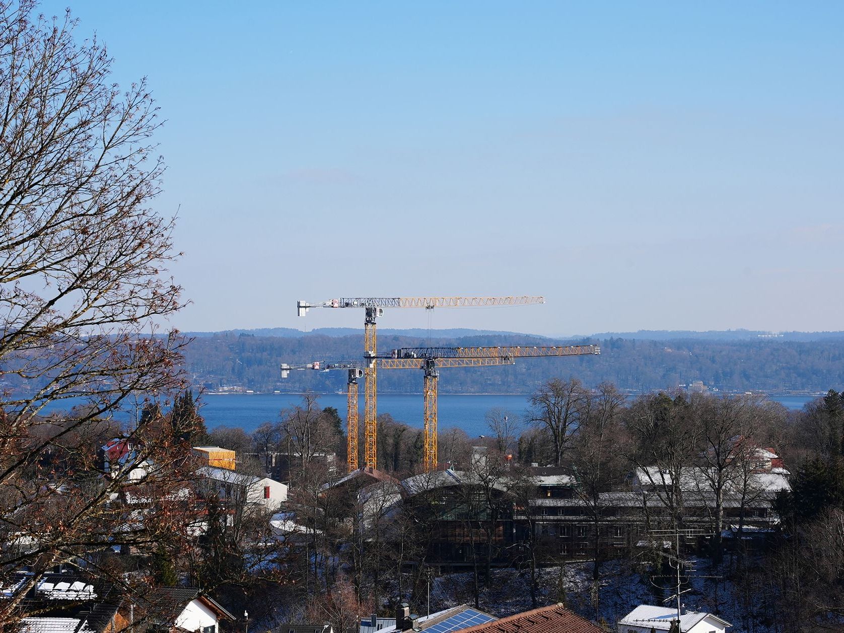 Drei BKL Obendreher mit Seeblick für ein neues Wohnquartier.