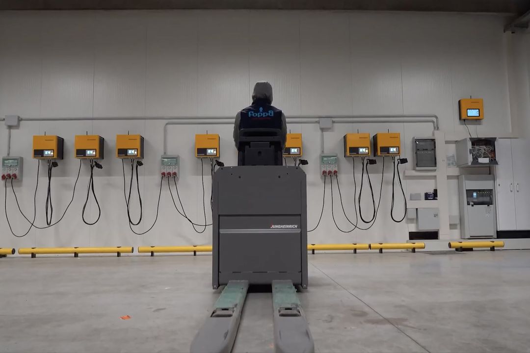 Foppa nutzt Lademanagement von Jungheinrich: Solarstrom versorgt 90 % der Staplerflotte Foppa nutzt Lademanagement von Jungheinrich: Solarstrom versorgt 90 % der Staplerflotte