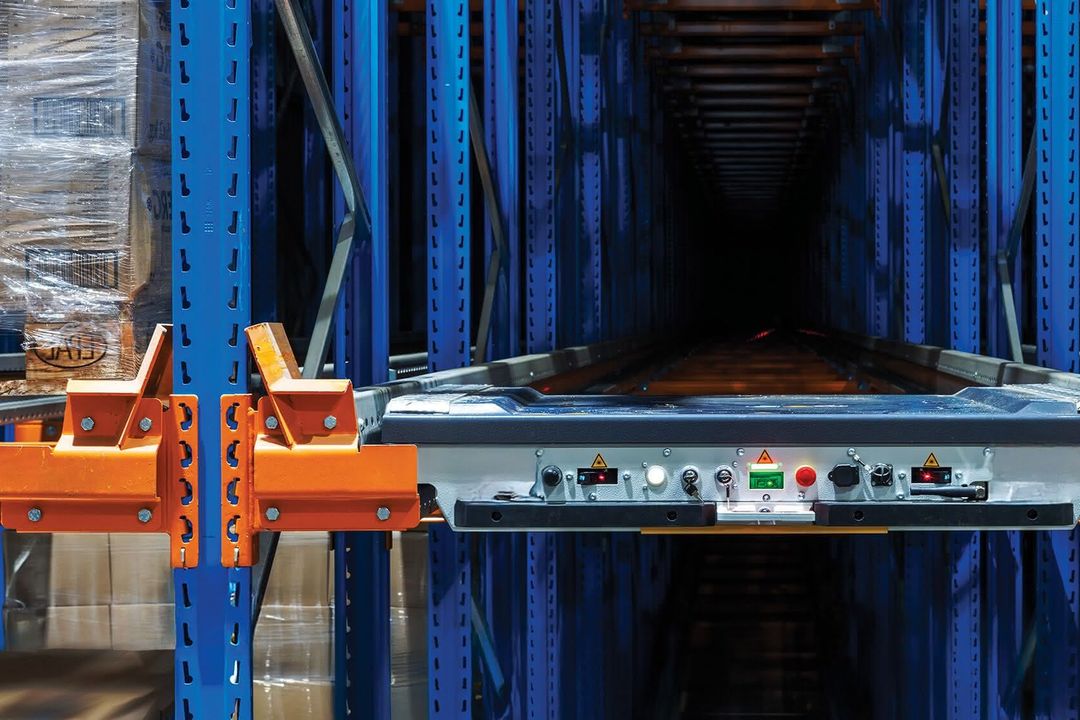 Lagerlösungen: Von Regaltechnik bis Shuttle-System Lagerlösungen: Von Regaltechnik bis Shuttle-System