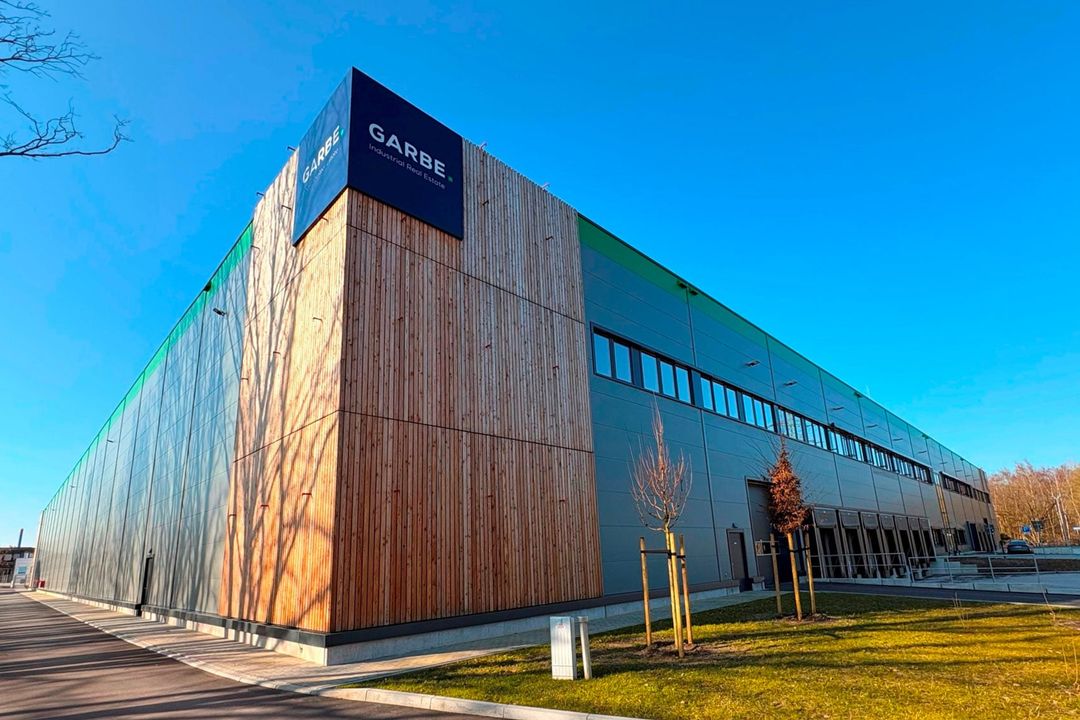 Cancom zieht bei Garbe Industrial ein: Hochmoderne Service Factory in Norderstedt Cancom zieht bei Garbe Industrial ein: Hochmoderne Service Factory in Norderstedt