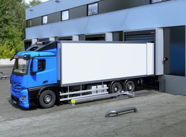 Rampen, Tore und Ladebrücken: Sicher verladen mit  neuem Radblockiersystem
