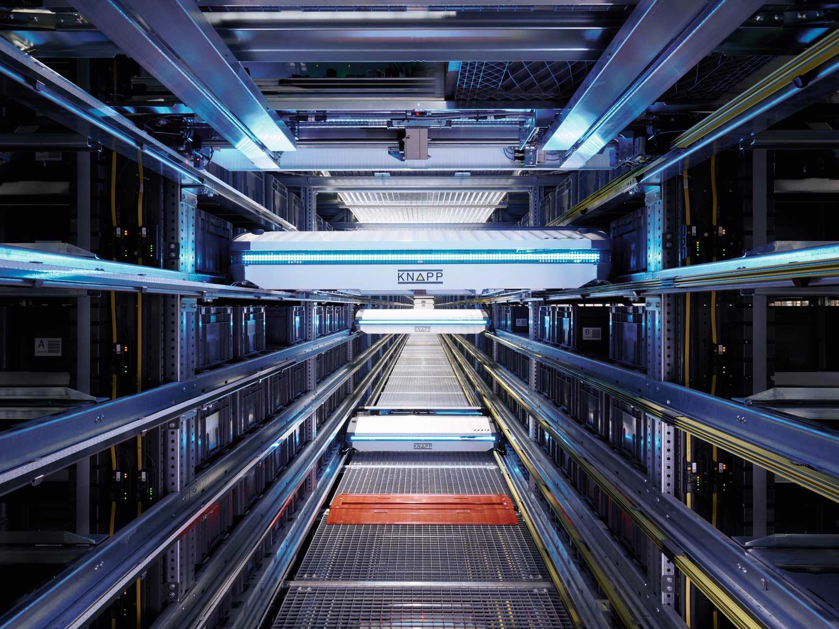 Fördertechnik: Shuttle-Technologie sorgt für Geschwindigkeit Fördertechnik: Shuttle-Technologie sorgt für Geschwindigkeit