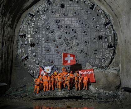 Durchbruch am Gotthard: Herrenknecht-Tunnelbohrmaschine erreicht entscheidende Bauphase Durchbruch am Gotthard: Herrenknecht-Tunnelbohrmaschine erreicht entscheidende Bauphase