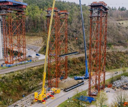 Tandemhub an der Neckartalbrücke: Tadano AC 7.450-1 meistert anspruchsvollen Ersteinsatz