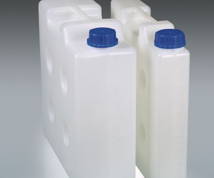 Alle Produkte auch in kleinen Stückzahlen erhältlich: Behälter mit und ohne Bauch Alle Produkte auch in kleinen Stückzahlen erhältlich: Behälter mit und ohne Bauch