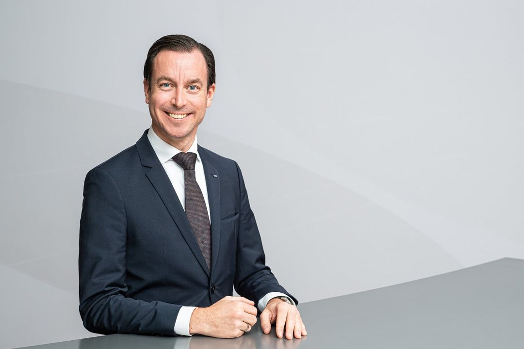 Dr. Tobias Burger