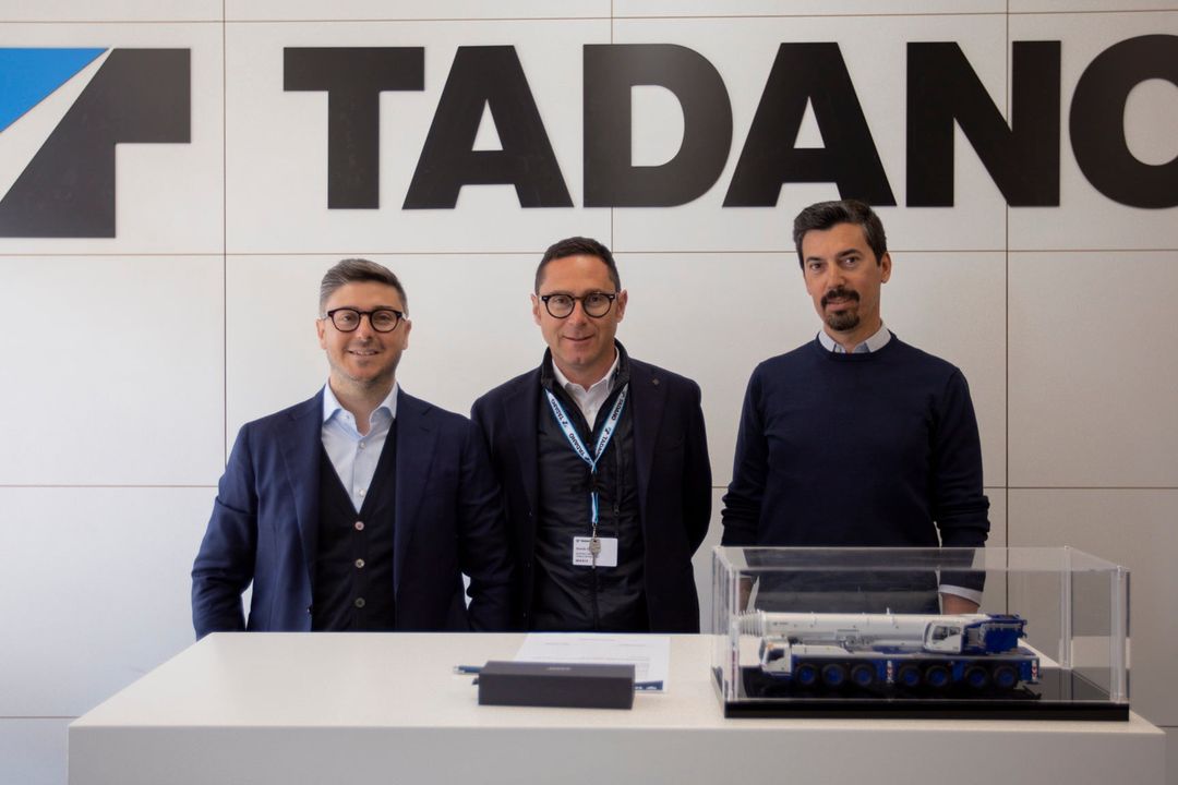 Der renommierte italienische Kran- und Hebespezialist Autovictor hat sich erneut für Tadano entschieden – diesmal bestellte er während der bauma 2025 in München einen neuen AC 6.300-1 All-Terrain-Kran. Autovictor bestellt Tadano AC 6.300-1 auf der bauma