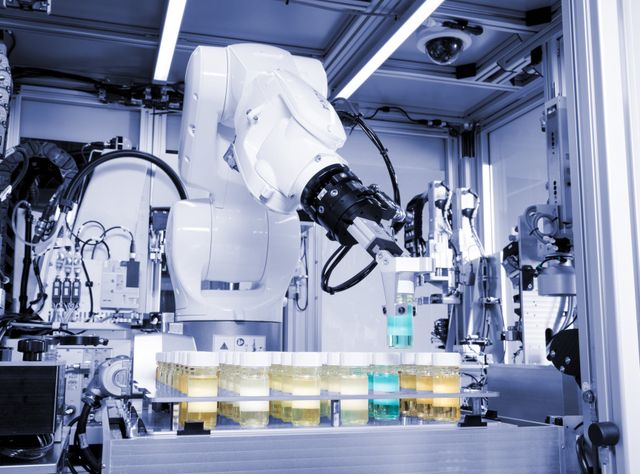 Laborautomation: Kuka Roboter arbeitet als Laborassistent bei Anton Paar Anton Paar setzt einen Roboter von Kuka im Rheometer HTR 7000 für die automatisierte Labor- und Qualitätsprüfung ein. Der Roboter übernimmt Probenhandling, Reinigung und Dokumentation rund um die Uhr.
