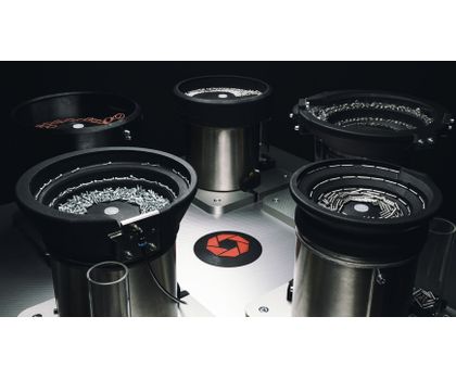 Das lagerichtige Zuführen von Werkstücken im Montageprozess ist die Kernkompetenz des Aachener Anlagenbauers Rhein-Nadel Automation.
