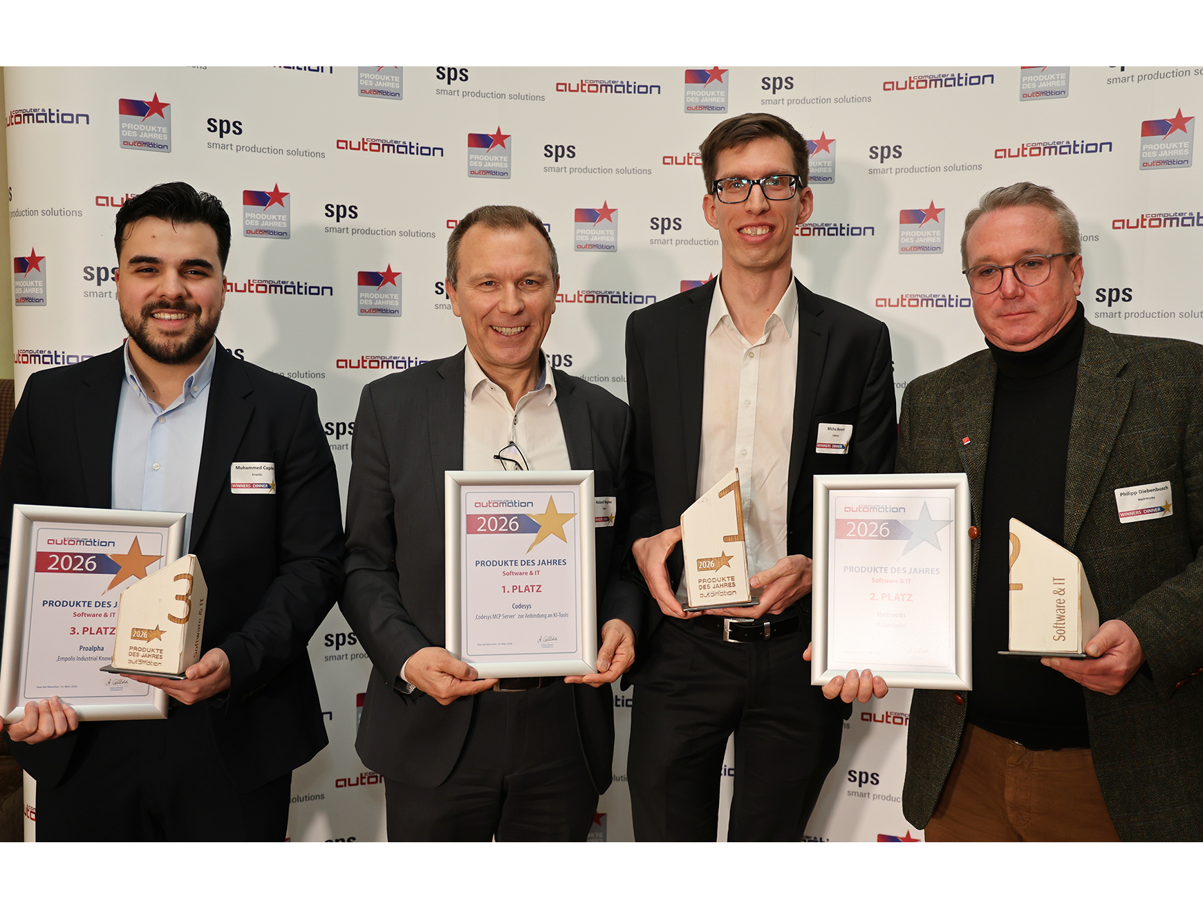 Die Gewinner der Kategorie ‚Software & IT‘ (von links): Muhammed Cagdas, Empolis (Proalpha); Roland Wagner und Micha Beierl, Codesys; Philipp Diebenbusch, Mathworks.