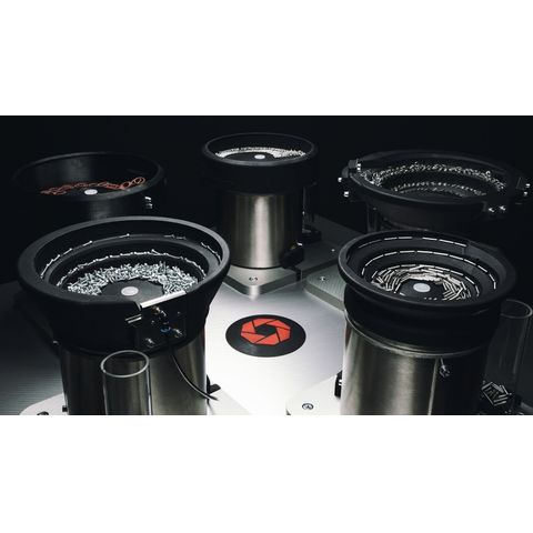 Das lagerichtige Zuführen von Werkstücken im Montageprozess ist die Kernkompetenz des Aachener Anlagenbauers Rhein-Nadel Automation.