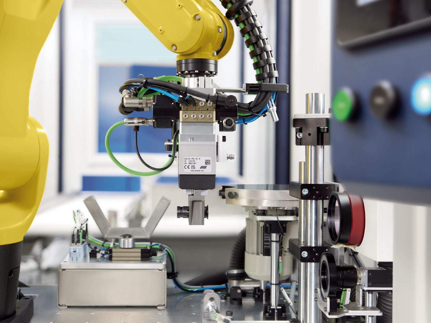 Spanntechnik und Automatisierung: Neue 5-Achs-Spanner und smarte Zellen Spanntechnik und Automatisierung: Neue 5-Achs-Spanner und smarte Zellen