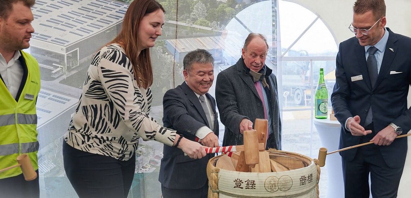 New logistics facility in Bottrop: ground-breaking ceremony in the Japanese tradition New logistics facility in Bottrop: ground-breaking ceremony in the Japanese tradition