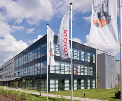 Nachfolgeplanung: Toyota Material Handling beteiligt sich an FFB Förder- und Hebezeuge Service Nachfolgeplanung: Toyota Material Handling beteiligt sich an FFB Förder- und Hebezeuge Service