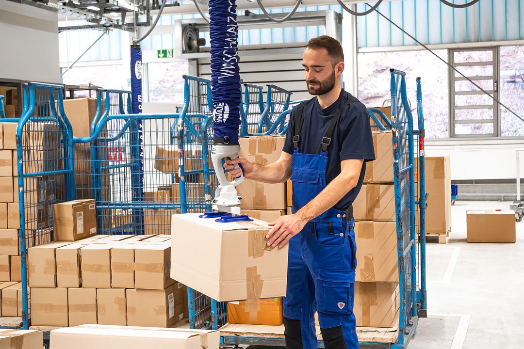 Logimat 2025: Greifen und Heben: Noch mehr Ergonomie in der Intralogistik