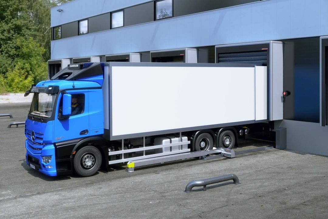 Rampen, Tore und Ladebrücken: Sicher verladen mit neuem Radblockiersystem Rampen, Tore und Ladebrücken: Sicher verladen mit neuem Radblockiersystem