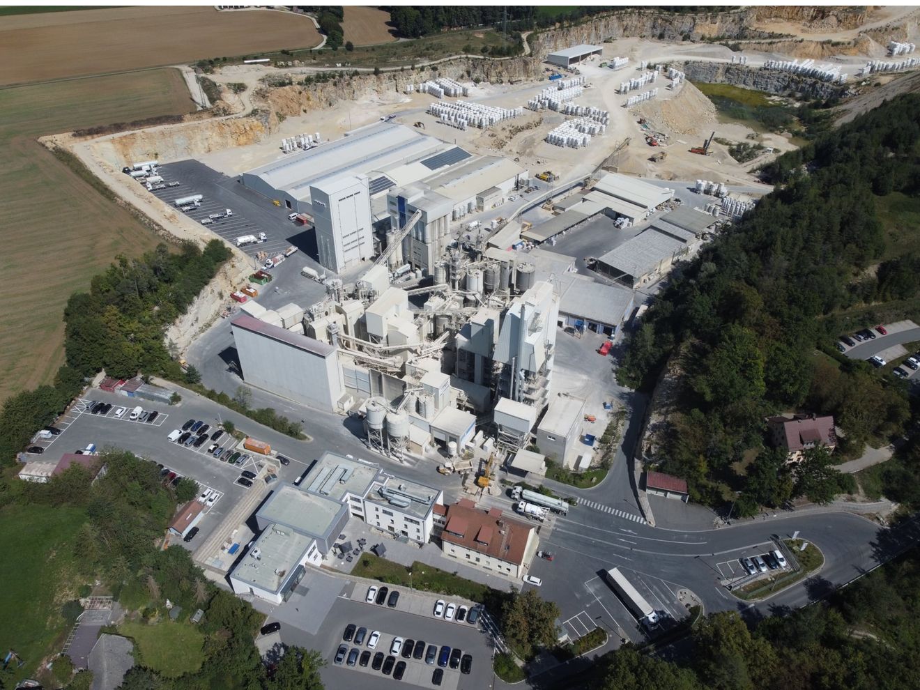 maxit Gruppe übernimmt Trockenmörtel- und Fassadenaktivitäten von Saint-Gobain Weber