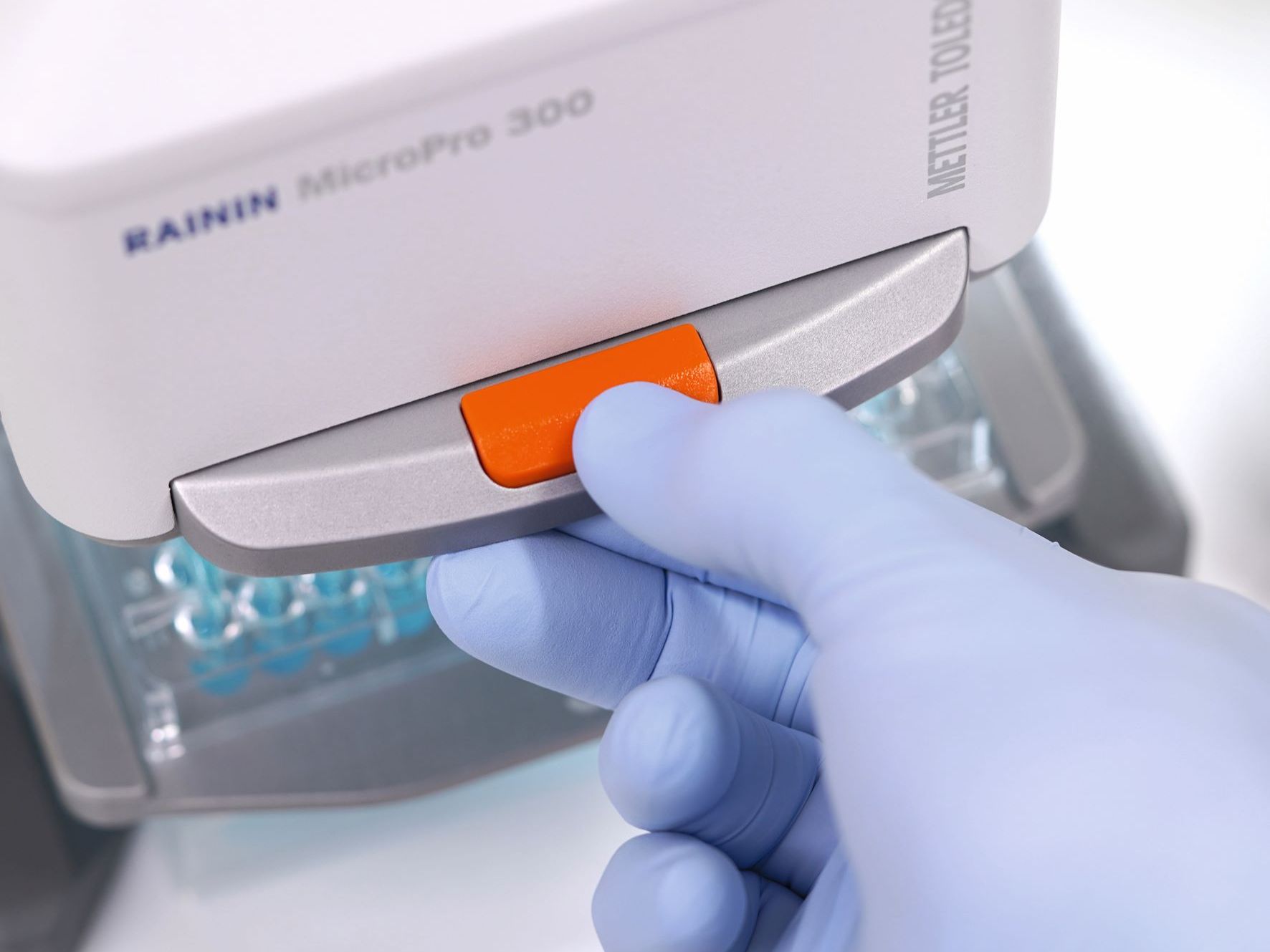 Dosieren und Mischen: Elektronischer Tischpipettierer Tischpipettierer Rainin MicroPro - Detailansicht
