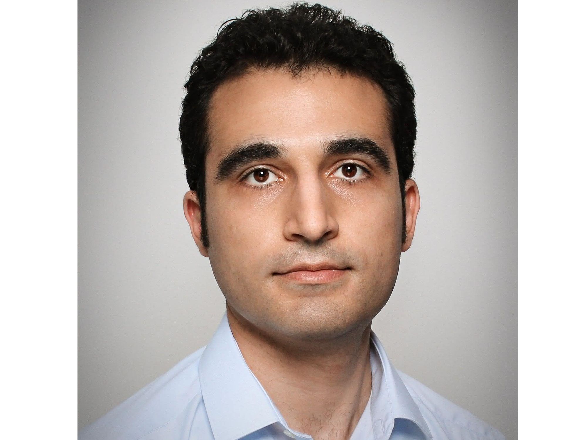 Der Autor: Dr. Davoud Shahlaei ist Senior Product Cluster Owner und leitet die Cognitive Networking and Analytics Plattform bei Belden in Deutschland. Der Autor: Dr. Davoud Shahlaei ist Senior Product Cluster Owner und leitet die Cognitive Networking and Analytics Plattform bei Belden in Deutschland.