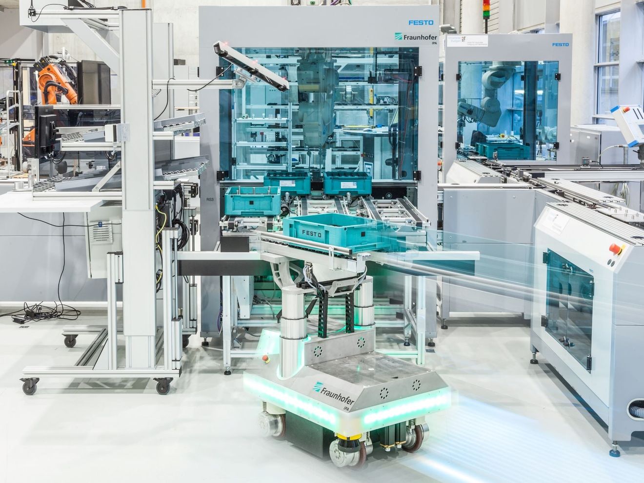 Fraunhofer IPA: Technologieforum Fahrerlose Transportsysteme und mobile Roboter Fraunhofer IPA: Technologieforum Fahrerlose Transportsysteme und mobile Roboter