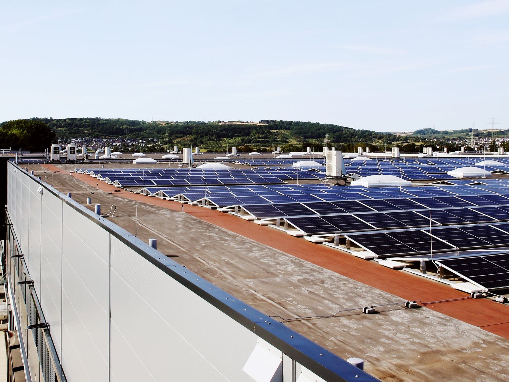 Weit über 100 000 Unternehmen in Deutschland nutzen selbst erzeugten Solarstrom Weit über 100 000 Unternehmen in Deutschland nutzen selbst erzeugten Solarstrom