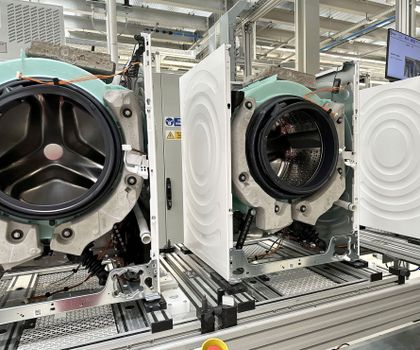 Waschmaschinenfertigung: Wittmann stärkt Spritzgießproduktion bei BSH in Polen Waschmaschinenfertigung: Wittmann stärkt Spritzgießproduktion bei BSH in Polen