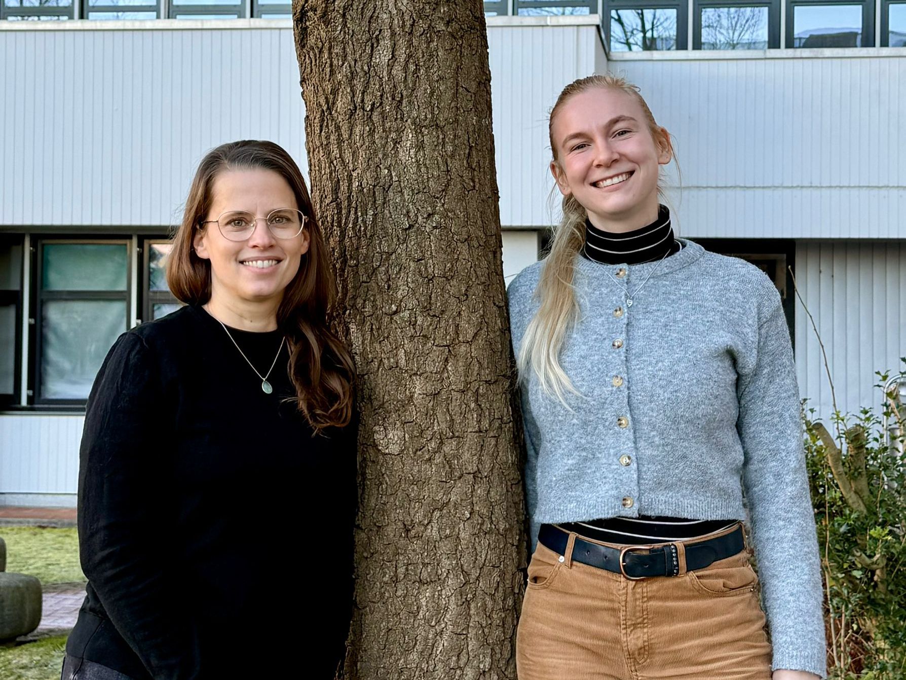 Prof. Dr. Maike Busch mit Doktorandin Emily Alefeld Prof. Dr. Maike Busch mit Doktorandin Emily Alefeld