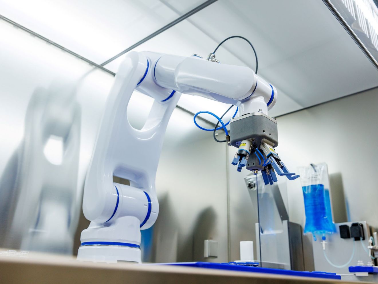 Yaskawa auf der Automatica 2025: KI trifft Robotik
