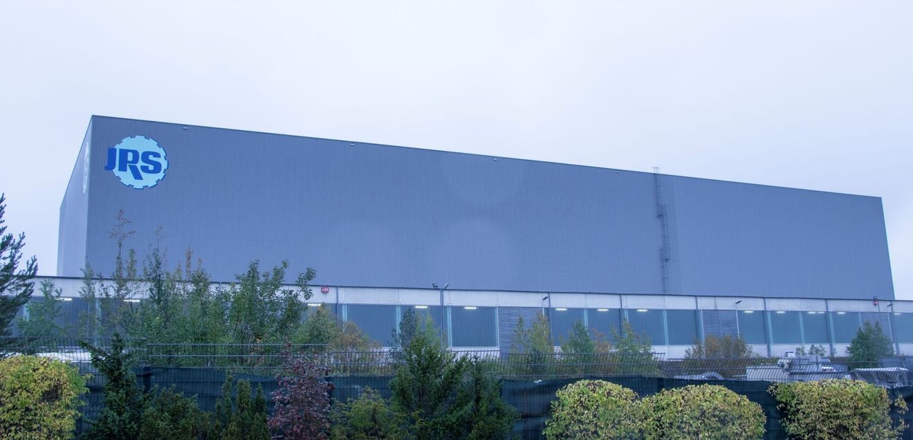 Retrofit of a high-bay warehouse: Up to date with every fiber Retrofit of a high-bay warehouse: Up to date with every fiber