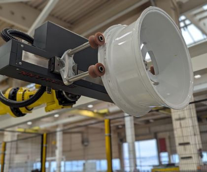 Hybrid-Greifer: Schonendes Räderhandling Hybrid-Greifer: Schonendes Räderhandling