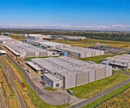 Kontraktlogistik: Dirks Group erweitert Logistik- und Industrieflächen in Emden