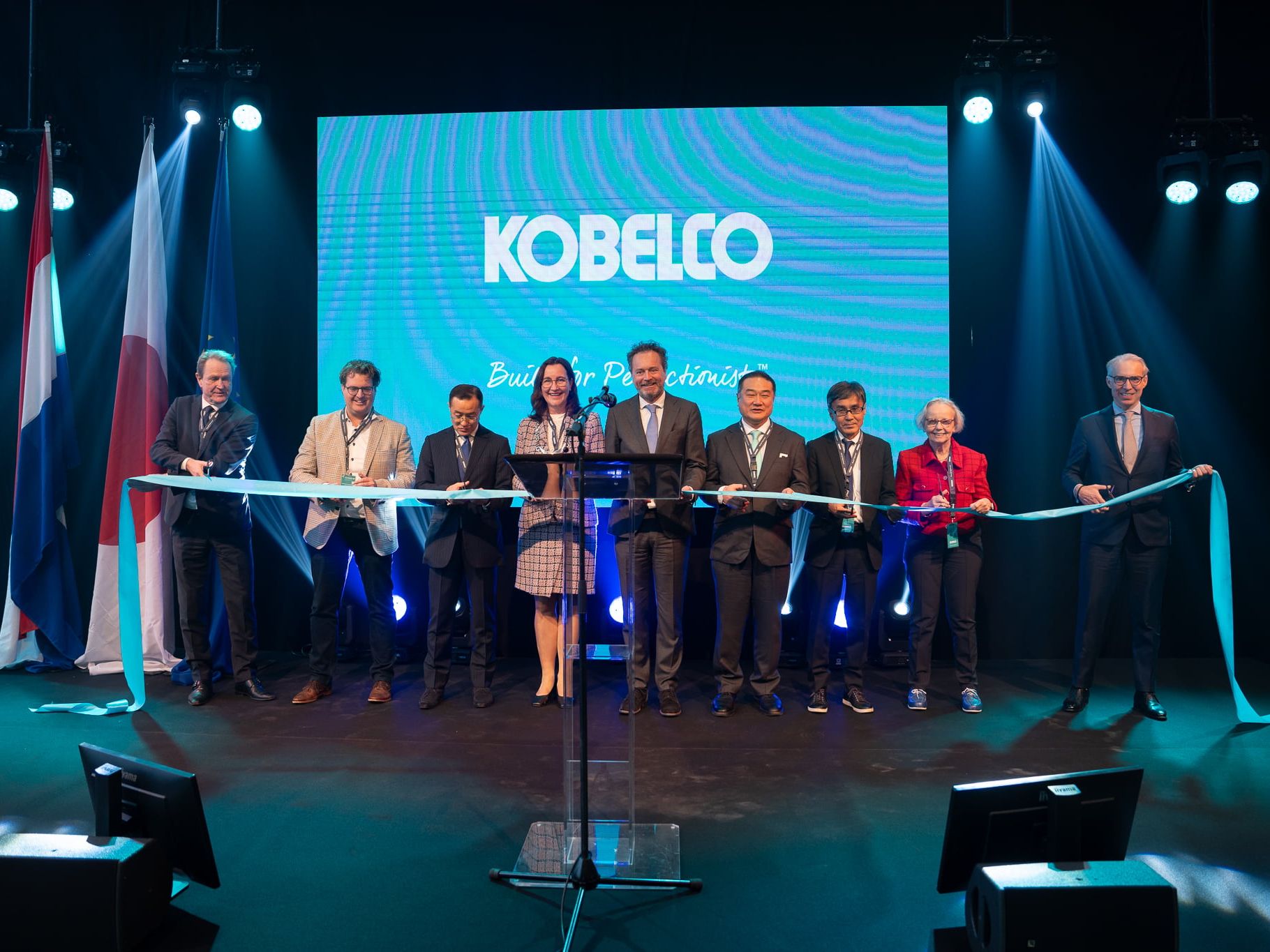 Kobelco eröffnet europäische Zentrale und Technologiezentrum in Lelystad