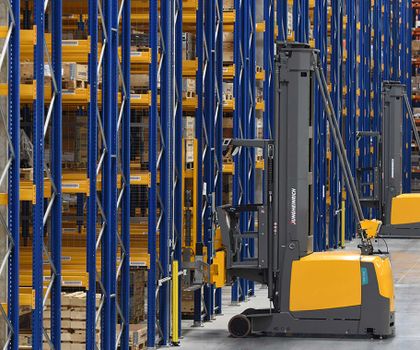 Jungheinrich implements automation for Gebrüder Weiss: Fully automated large warehouse launched in Páty Jungheinrich implements automation for Gebrüder Weiss: Fully automated large warehouse launched in Páty