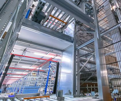 Vertical conveyors from HaRo