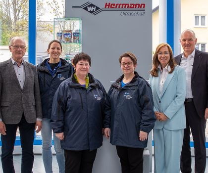Kirchliche Sozialstation Karlsbad: Herrmann Ultraschall spendet an regionalen Pflegedienst Kirchliche Sozialstation Karlsbad: Herrmann Ultraschall spendet an regionalen Pflegedienst