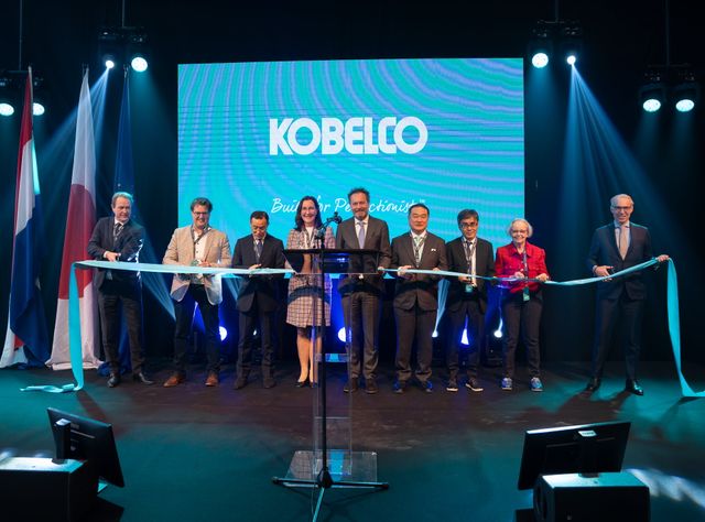 Kobelco eröffnet europäische Zentrale und Technologiezentrum in Lelystad Kobelco eröffnet europäische Zentrale und Technologiezentrum in Lelystad