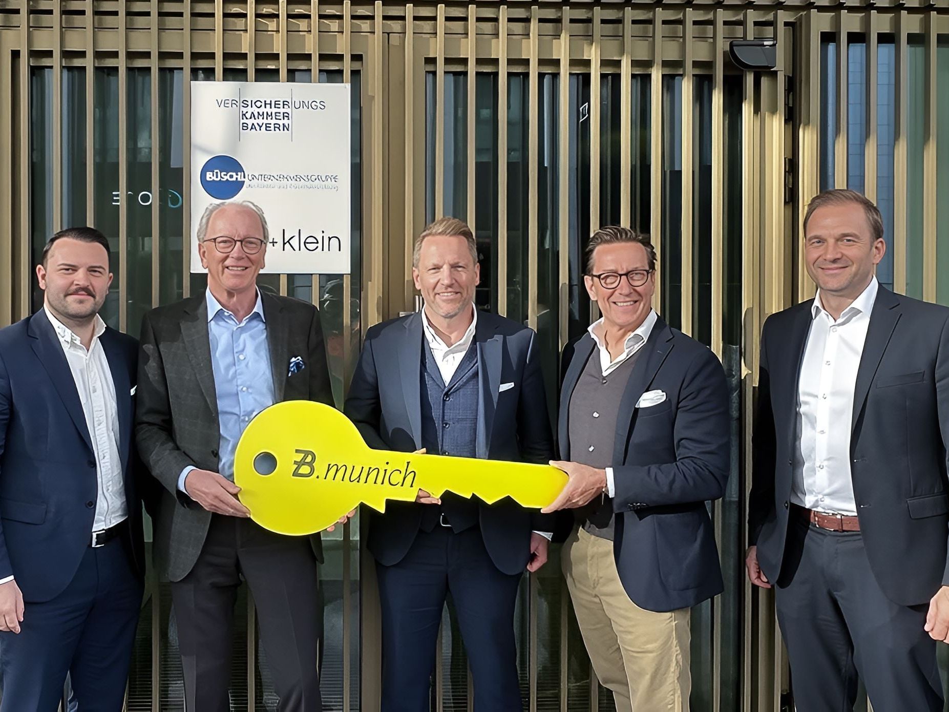 B.munich am Hauptbahnhof München fristgerecht fertiggestellt und an Konzern Versicherungskammer übergeben
