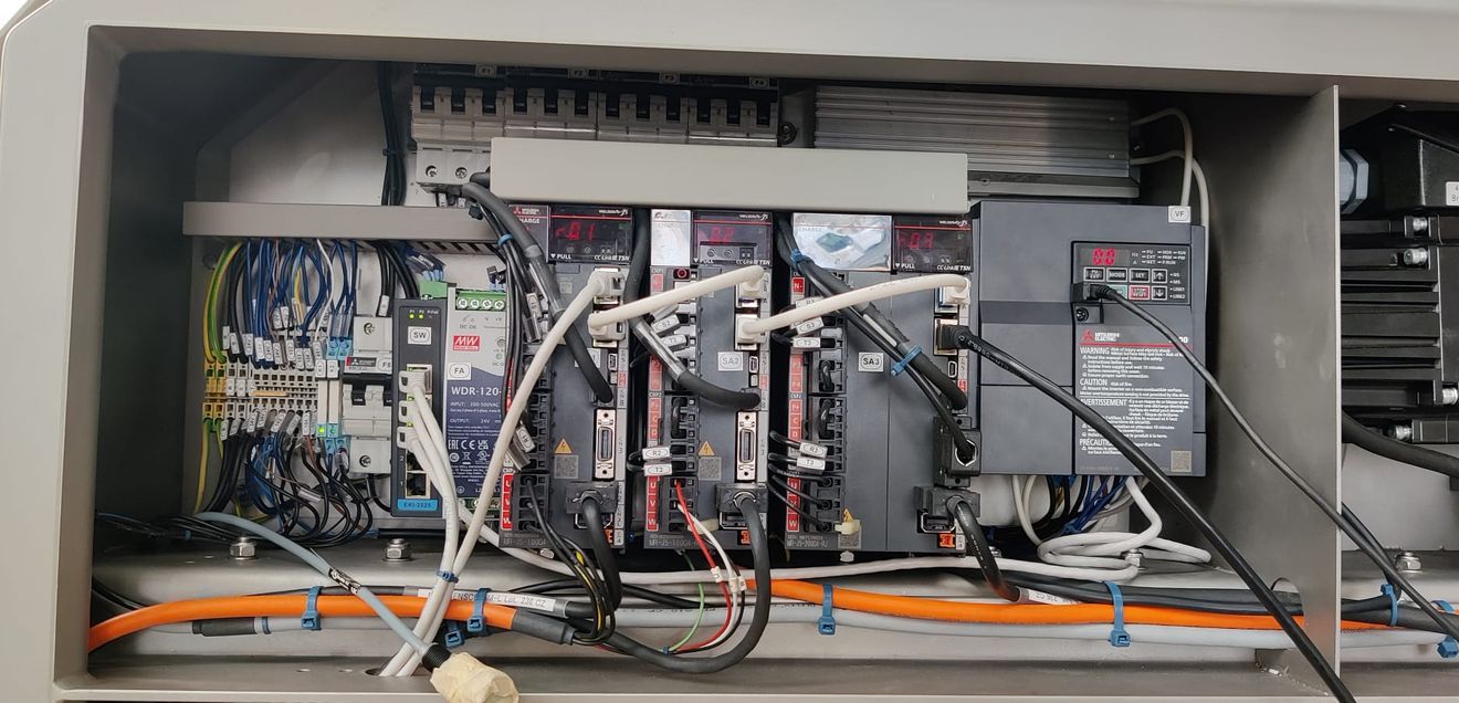 Bild 4: Durch die Einführung von CC-Link IE TSN wurden Verkabelung und Integrationsaufwand reduziert, wodurch die Inbetriebnahme vereinfacht wurde. Bild 4: Durch die Einführung von CC-Link IE TSN wurden Verkabelung und Integrationsaufwand reduziert, wodurch die Inbetriebnahme vereinfacht wurde.