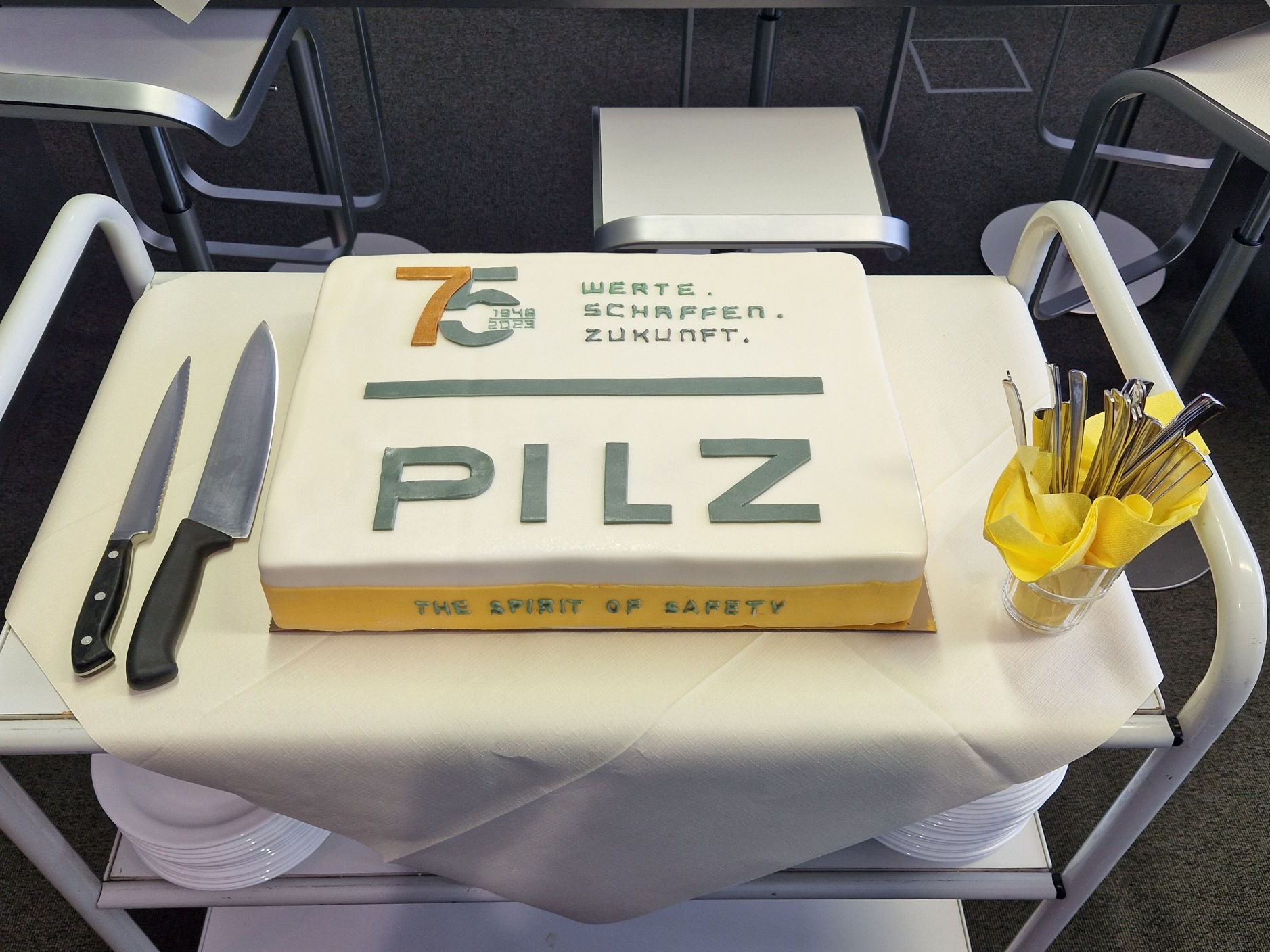 Record sales: Pilz cracks the 400 million euro mark Record sales: Pilz cracks the 400 million euro mark