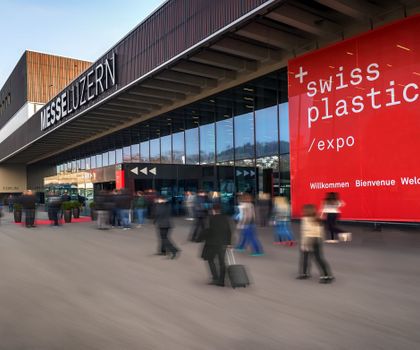 Swiss Plastics Expo 2026: Technologische Trends, KI und Nachhaltigkeit im Überblick Swiss Plastics Expo 2026: Technologische Trends, KI und Nachhaltigkeit im Überblick