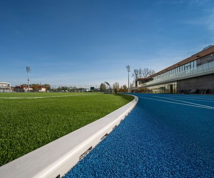 Sportanlagen nachhaltig entwässern mit Lösungen von Hauraton Sportanlagen nachhaltig entwässern mit Lösungen von Hauraton