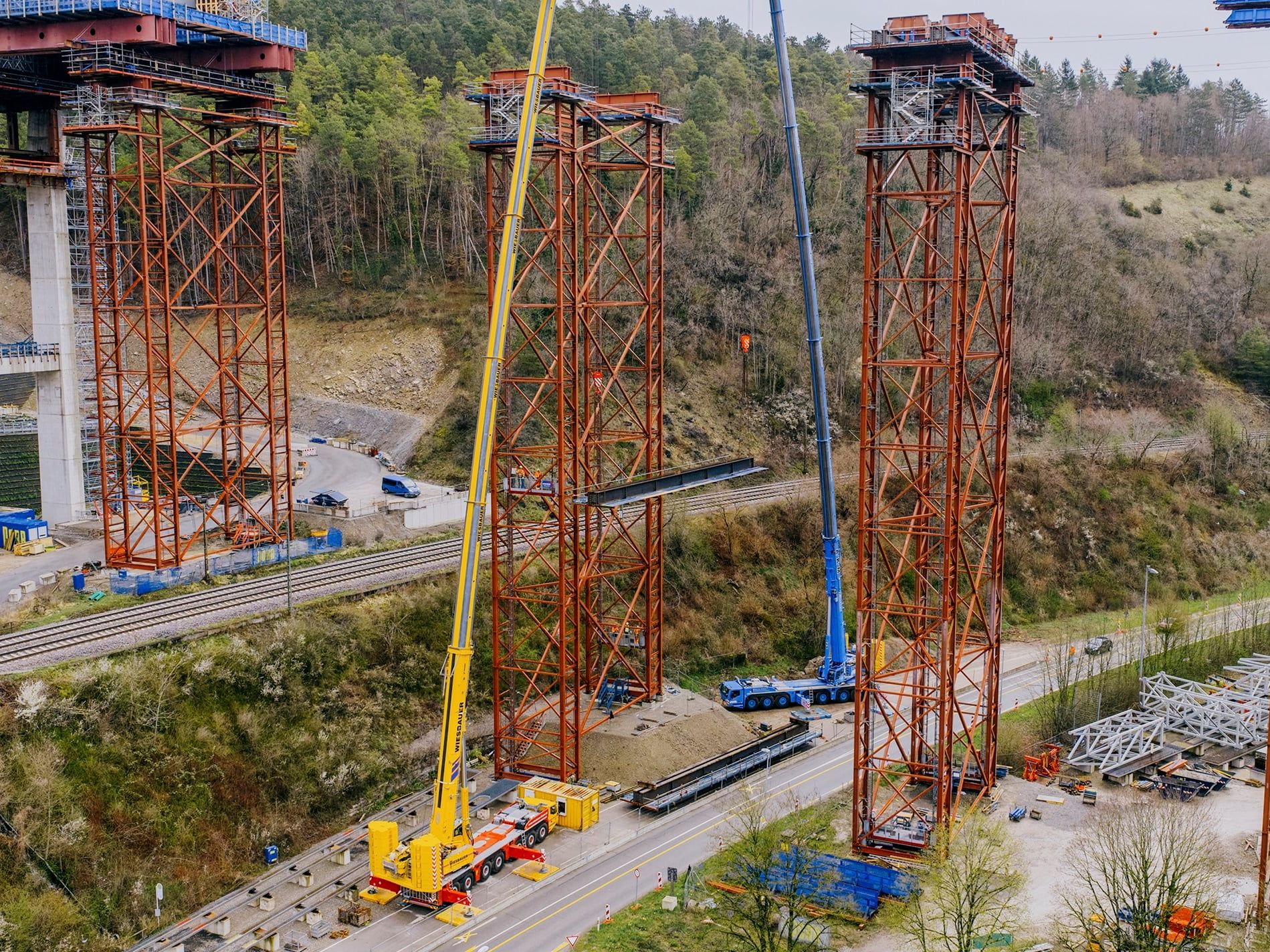 Tandemhub an der Neckartalbrücke: Tadano AC 7.450-1 meistert anspruchsvollen Ersteinsatz