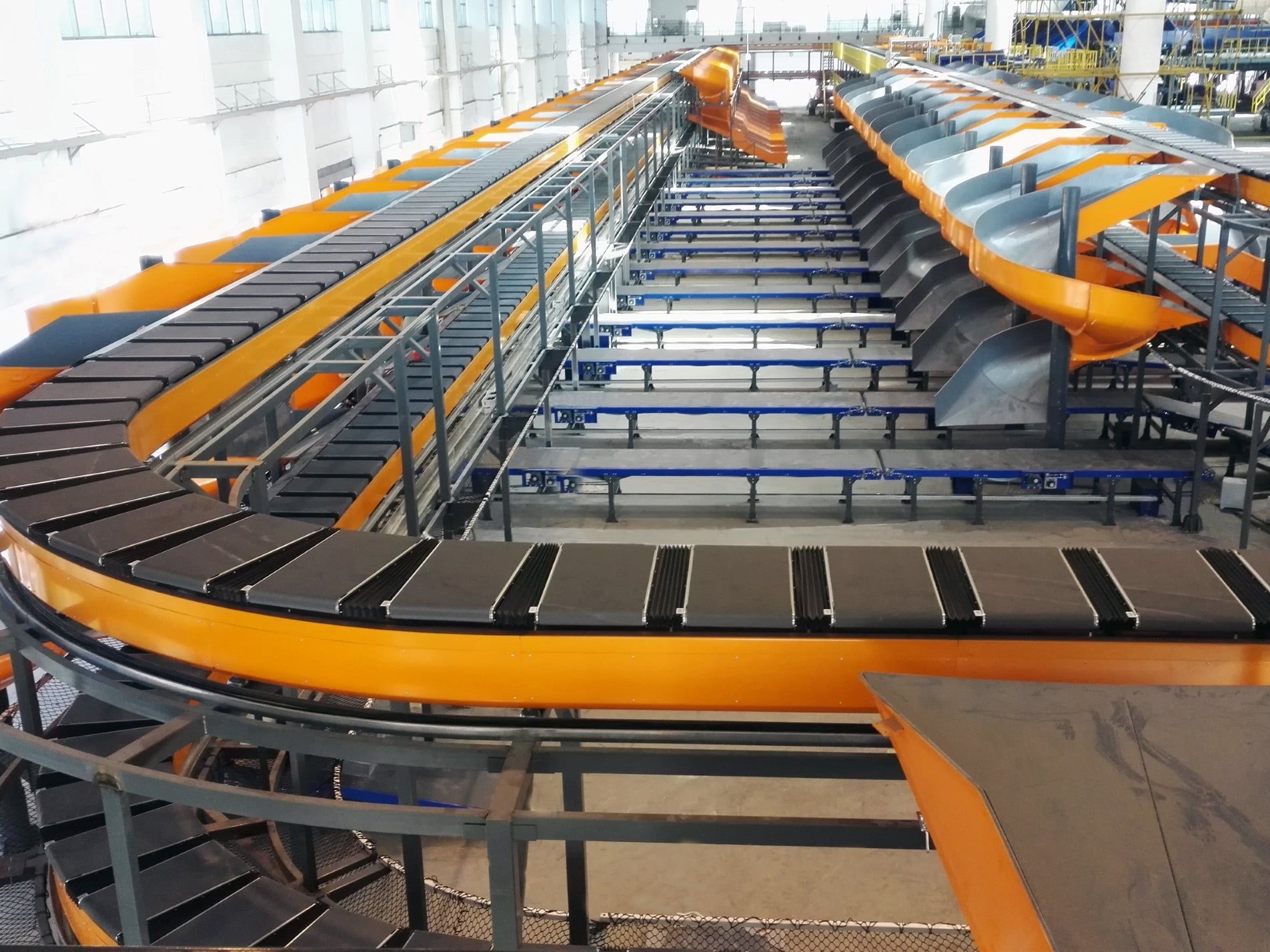 Konduktive und induktive Lösungen: Energieübertragung für Sorter