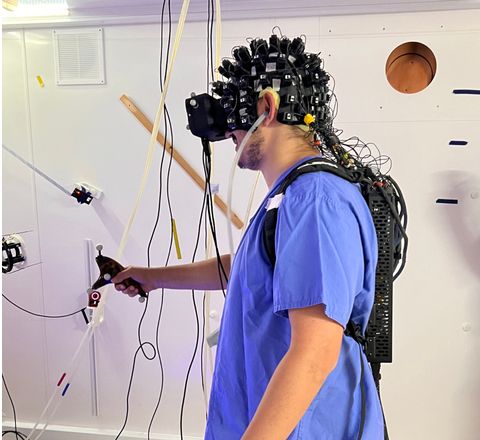 Neue Technik ermöglicht hochpräzise Messungen im bewegten Gehirn Neue Technik OPMEG ermöglicht hochpräzise Messungen im bewegten Gehirn