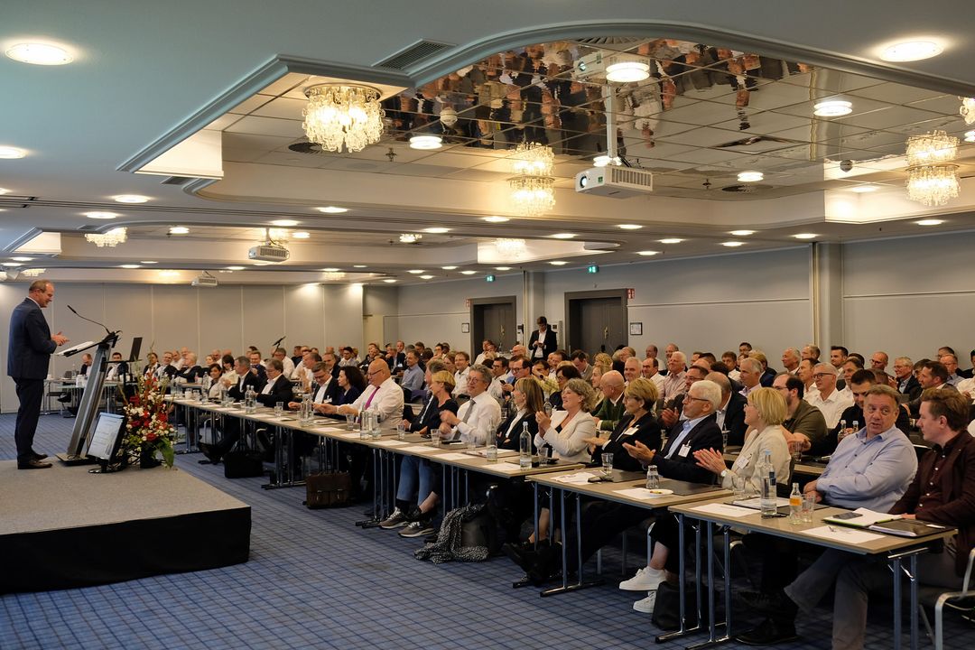 Bundesverband Deutscher Fertigbau veranstaltet das 27. Forum Intelligentes Bauen in Bonn Bundesverband Deutscher Fertigbau veranstaltet das 27. Forum Intelligentes Bauen in Bonn