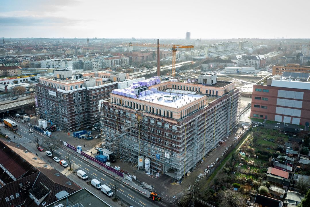 Deutschlands größte Dachgärtnerei entsteht im Gewerbehöfequartier GoWest in Berlin