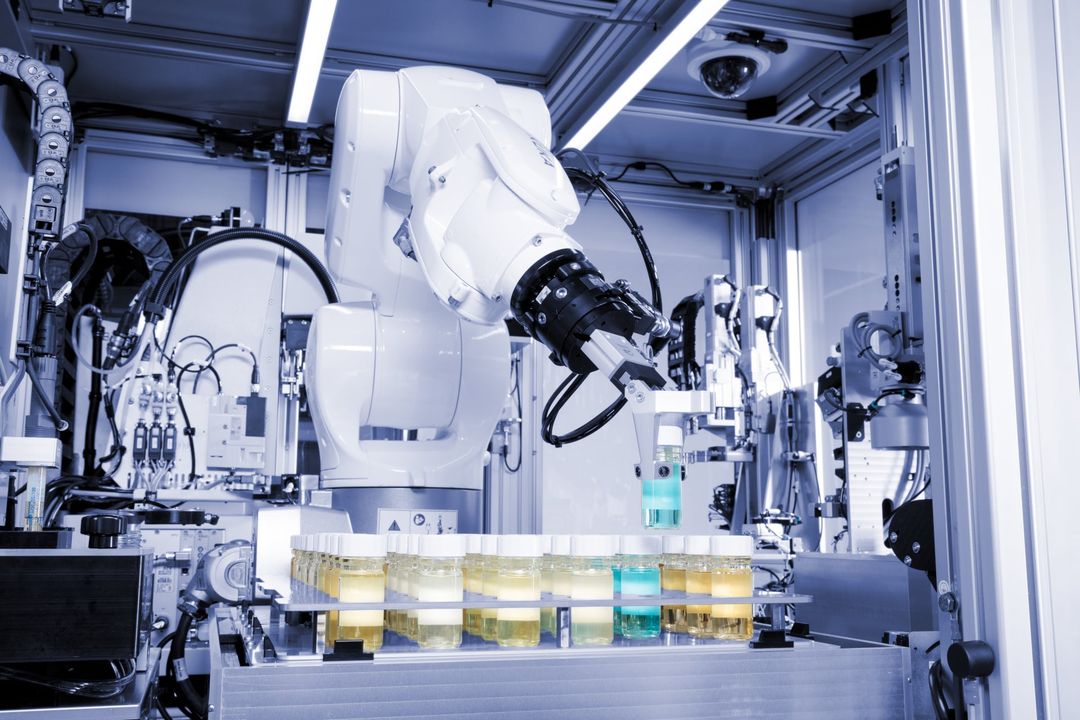 Laborautomation: Kuka Roboter arbeitet als Laborassistent bei Anton Paar Anton Paar setzt einen Roboter von Kuka im Rheometer HTR 7000 für die automatisierte Labor- und Qualitätsprüfung ein. Der Roboter übernimmt Probenhandling, Reinigung und Dokumentation rund um die Uhr.