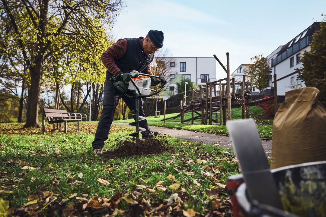 Stihl BTA 140: Akku-Erdbohrer für professionelle Anwendungen
