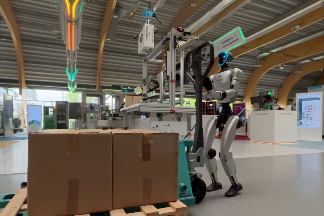 Mensch-Roboter-Kollaboration: Fraunhofer IOSB eröffnet Humanoid Robots Lab